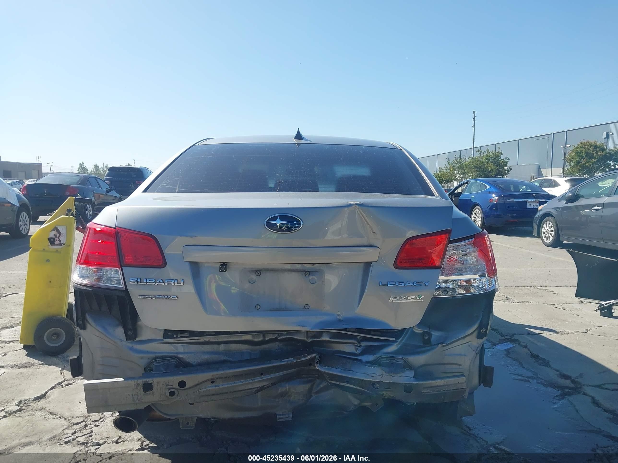 2011 Subaru Legacy 2.5i Limited Silver vin: 4S3BMBK65B3220083