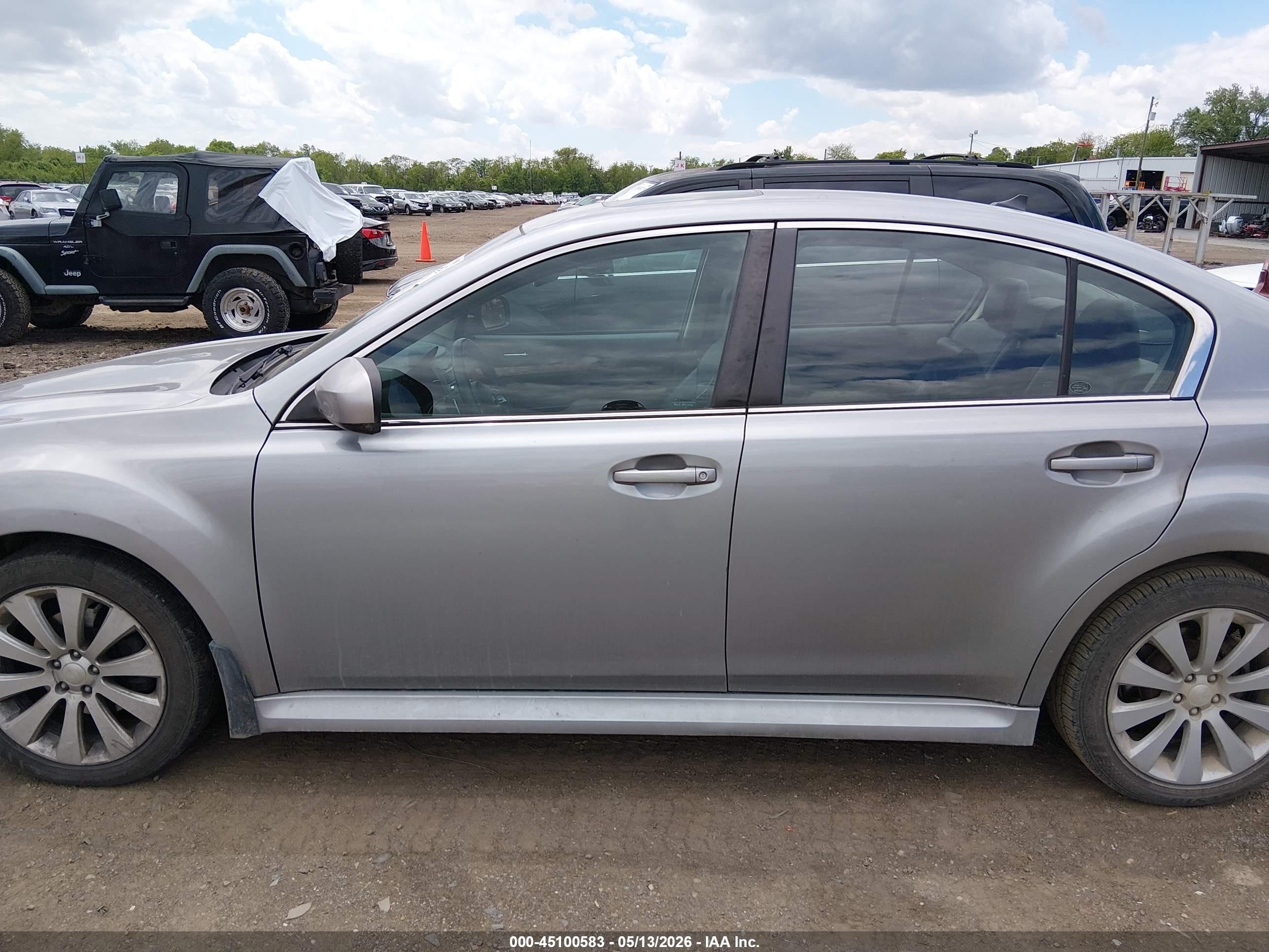 2011 Subaru Legacy 2.5i Limited Silver vin: 4S3BMBK65B3251009