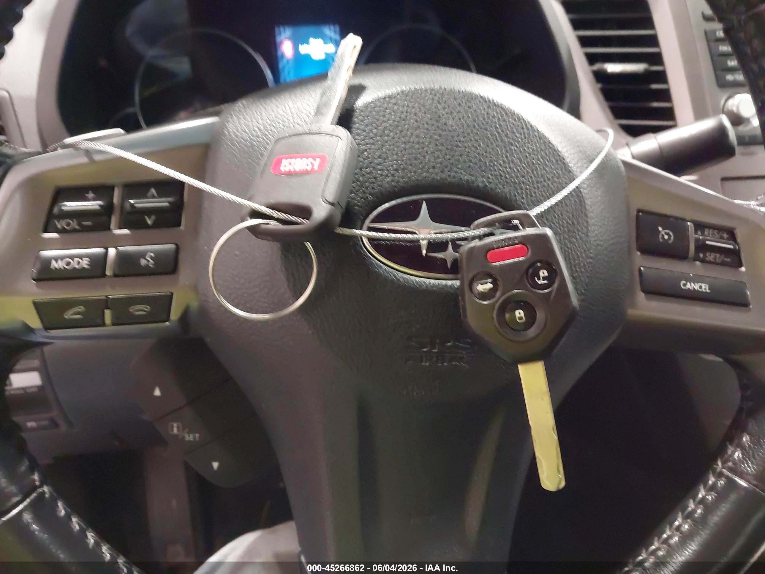 2013 Subaru Legacy 2.5i Limited Silver vin: 4S3BMBK65D3046616