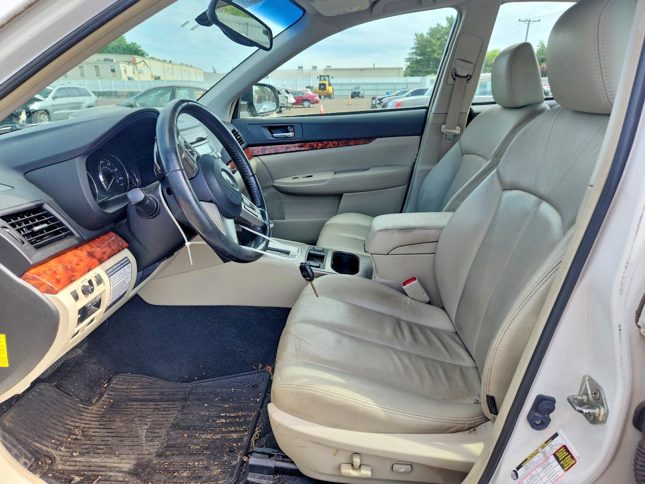 2011 Subaru Legacy 2.5i Limited Белый vin: 4S3BMBK66B3222523