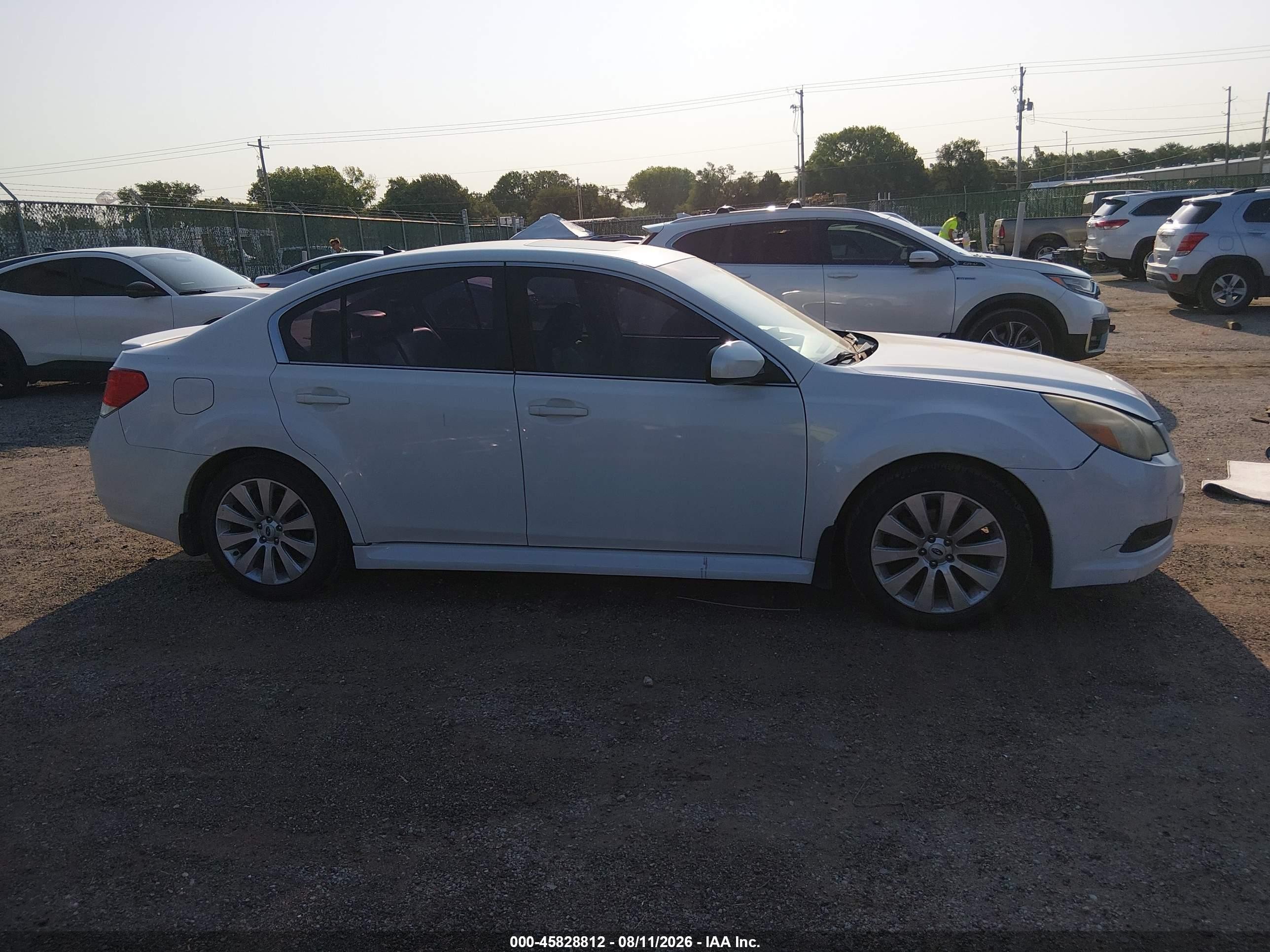 2011 Subaru Legacy 2.5i Limited White vin: 4S3BMBK66B3261774