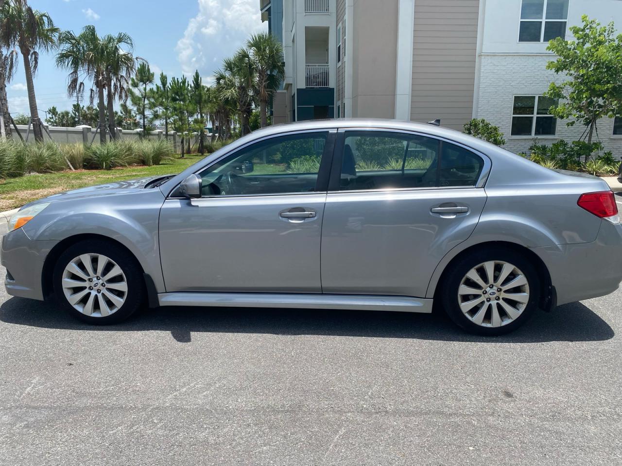 2011 Subaru Legacy Gray vin: 4S3BMBK67B3256566