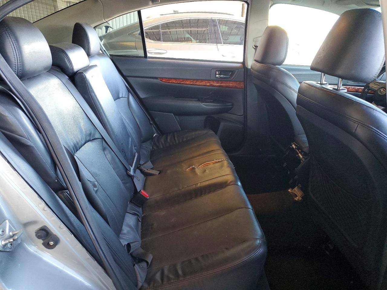 2011 Subaru Legacy 2.5i Limited Silver vin: 4S3BMBK69B3234195