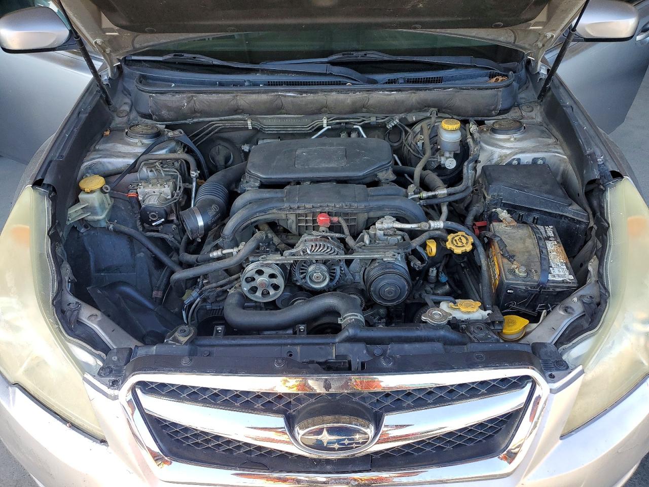 2011 Subaru Legacy 2.5i Limited Silver vin: 4S3BMBK69B3234195