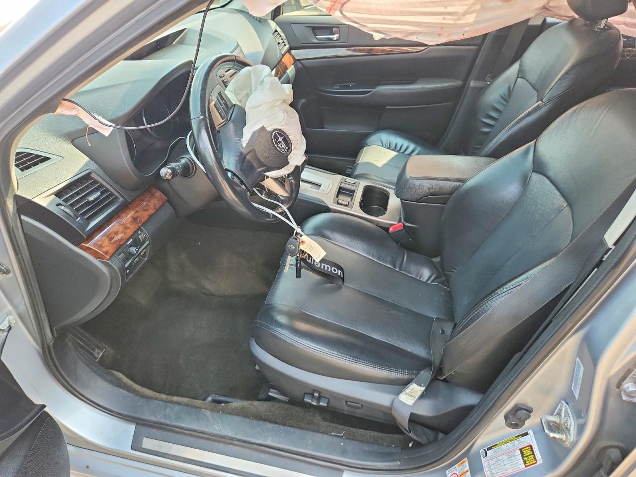 2013 Subaru Legacy 2.5i Limited Silver vin: 4S3BMBK69D3031892