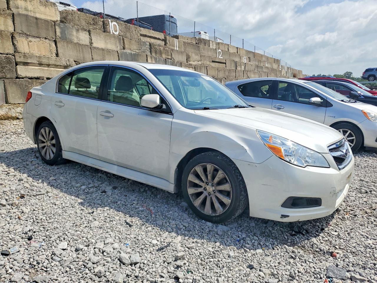 2011 Suba Legacy White vin: 4S3BMBL61B3247537
