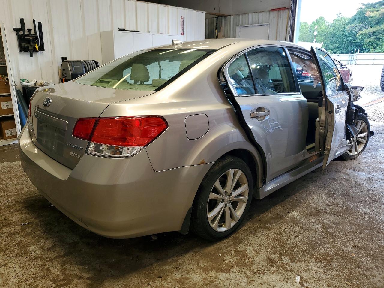 2014 Subaru Legacy 2.5i Limited Gold vin: 4S3BMBL61E3003827