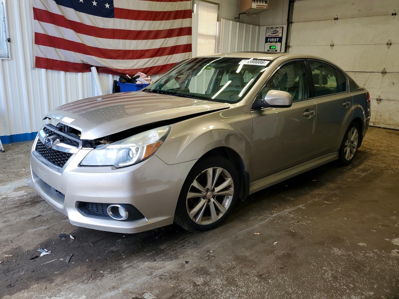 2014 Subaru Legacy 2.5i Limited Gold vin: 4S3BMBL61E3003827
