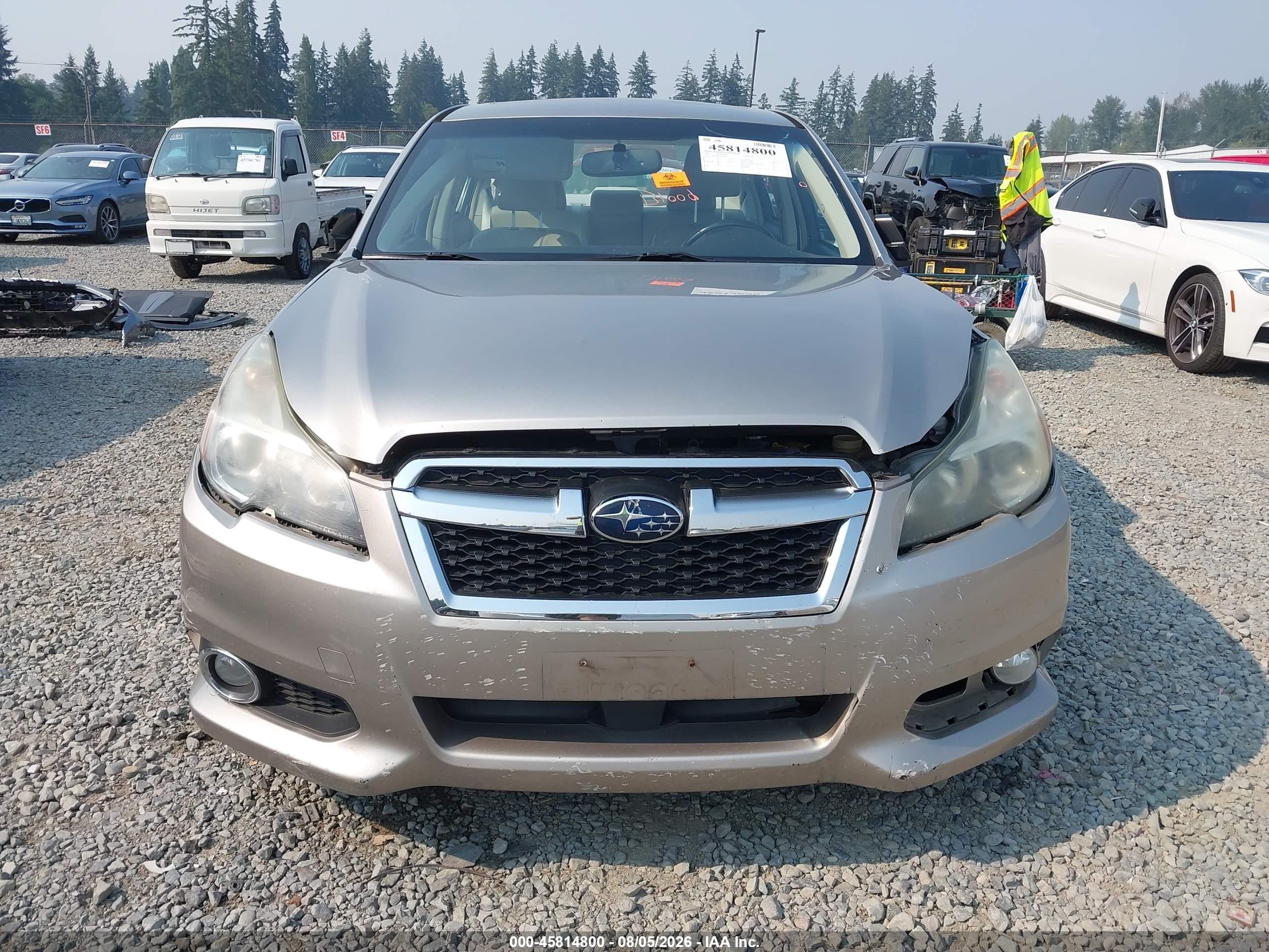 2014 Subaru Legacy 2.5i Limited Silver vin: 4S3BMBL63E3028597