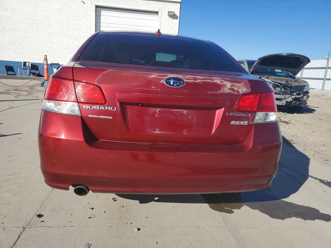 2014 Subaru Legacy 2.5i Limited Burgundy vin: 4S3BMBL64E3023862