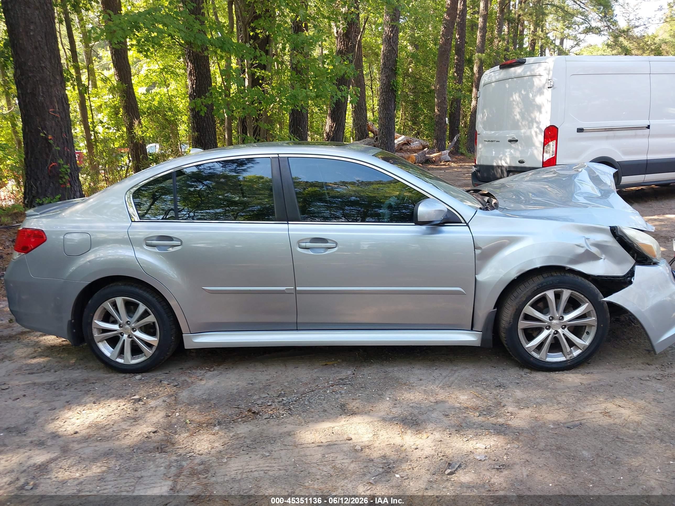 2013 Subaru Legacy 2.5i Limited Silver vin: 4S3BMBL65D3004946