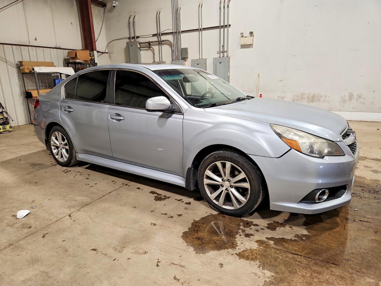 2014 Subaru Legacy 2.5i Limited Серебряный vin: 4S3BMBL65E3031369