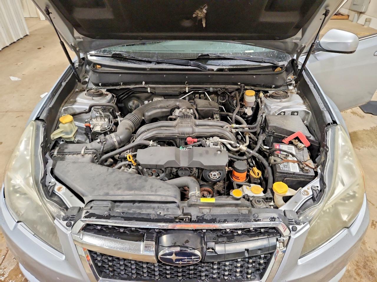 2014 Subaru Legacy 2.5i Limited Серебряный vin: 4S3BMBL65E3031369