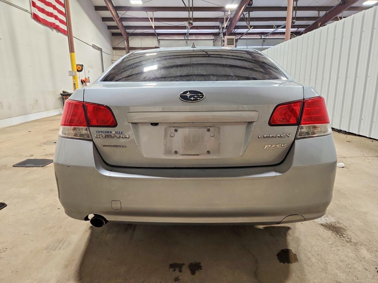 2014 Subaru Legacy 2.5i Limited Серебряный vin: 4S3BMBL65E3031369