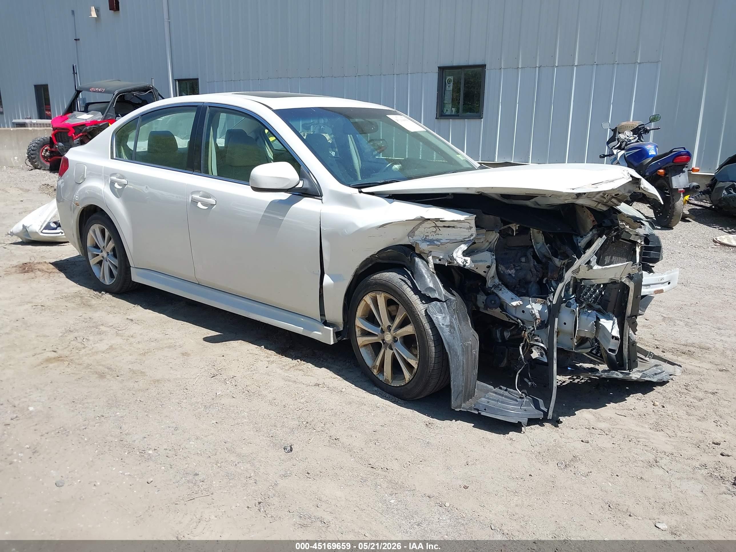 2014 Subaru Legacy 2.5i Limited White vin: 4S3BMBL65E3033459