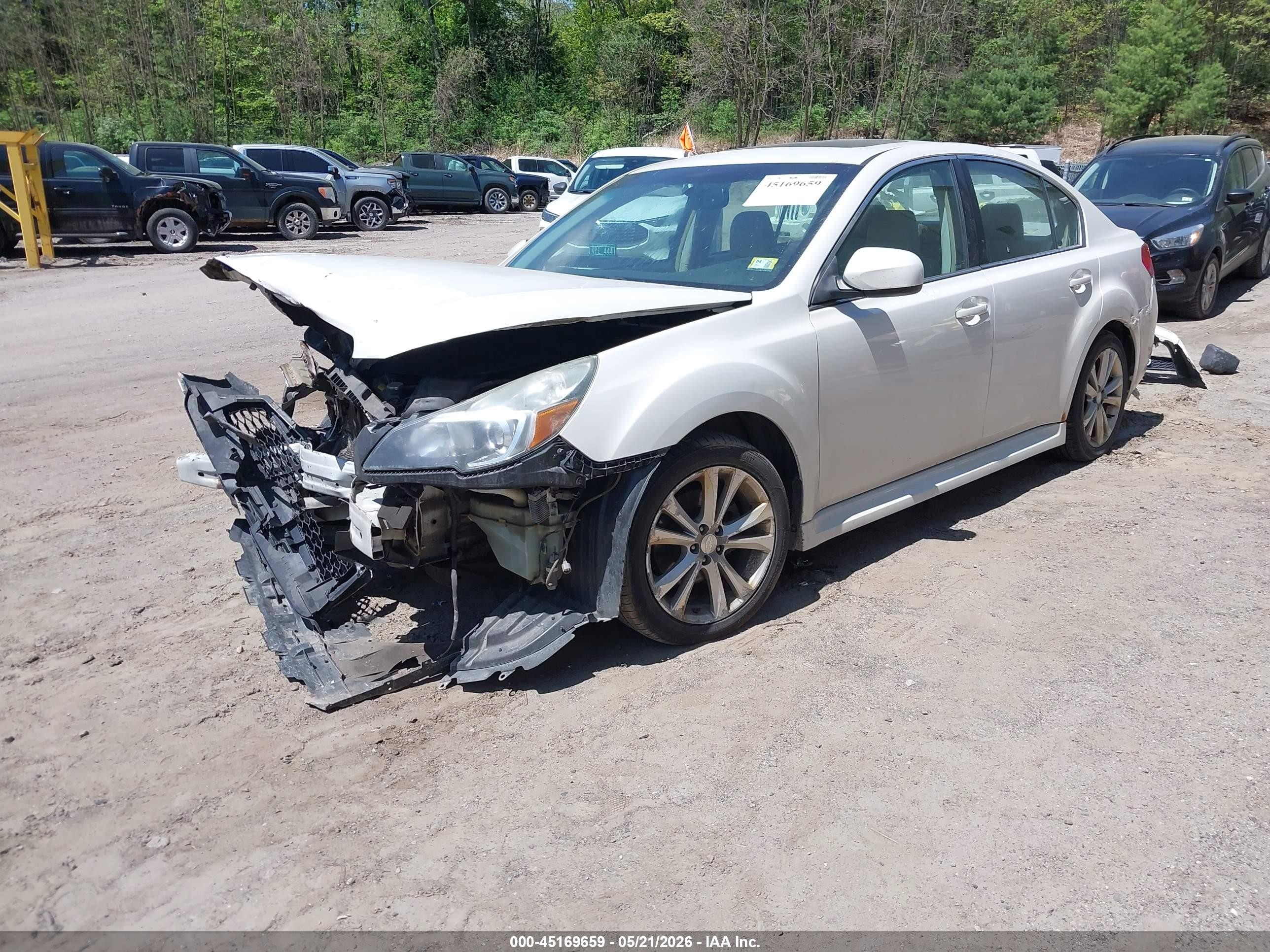 2014 Subaru Legacy 2.5i Limited White vin: 4S3BMBL65E3033459