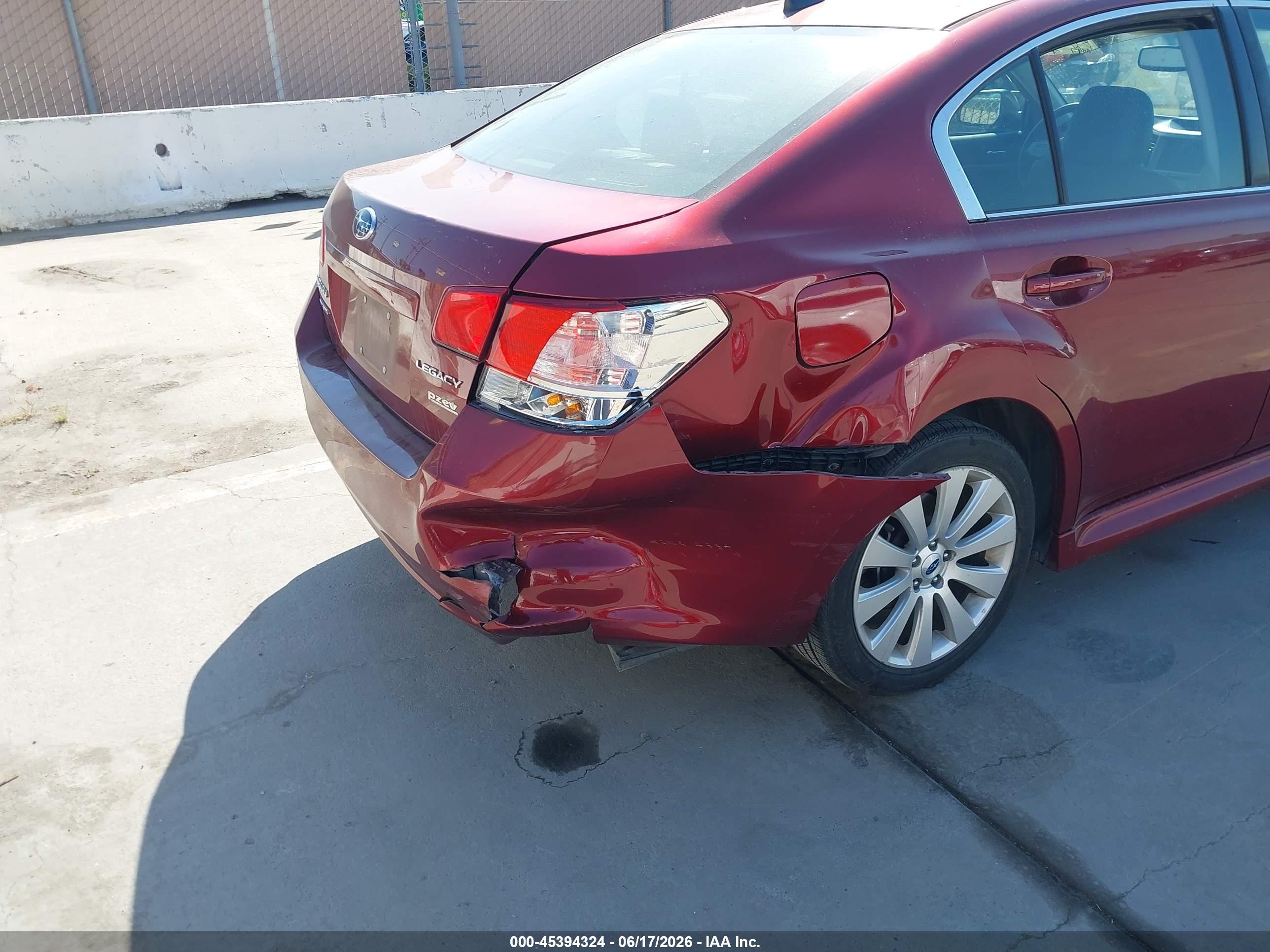 2011 Subaru Legacy 2.5i Limited Red vin: 4S3BMBL66B3263944