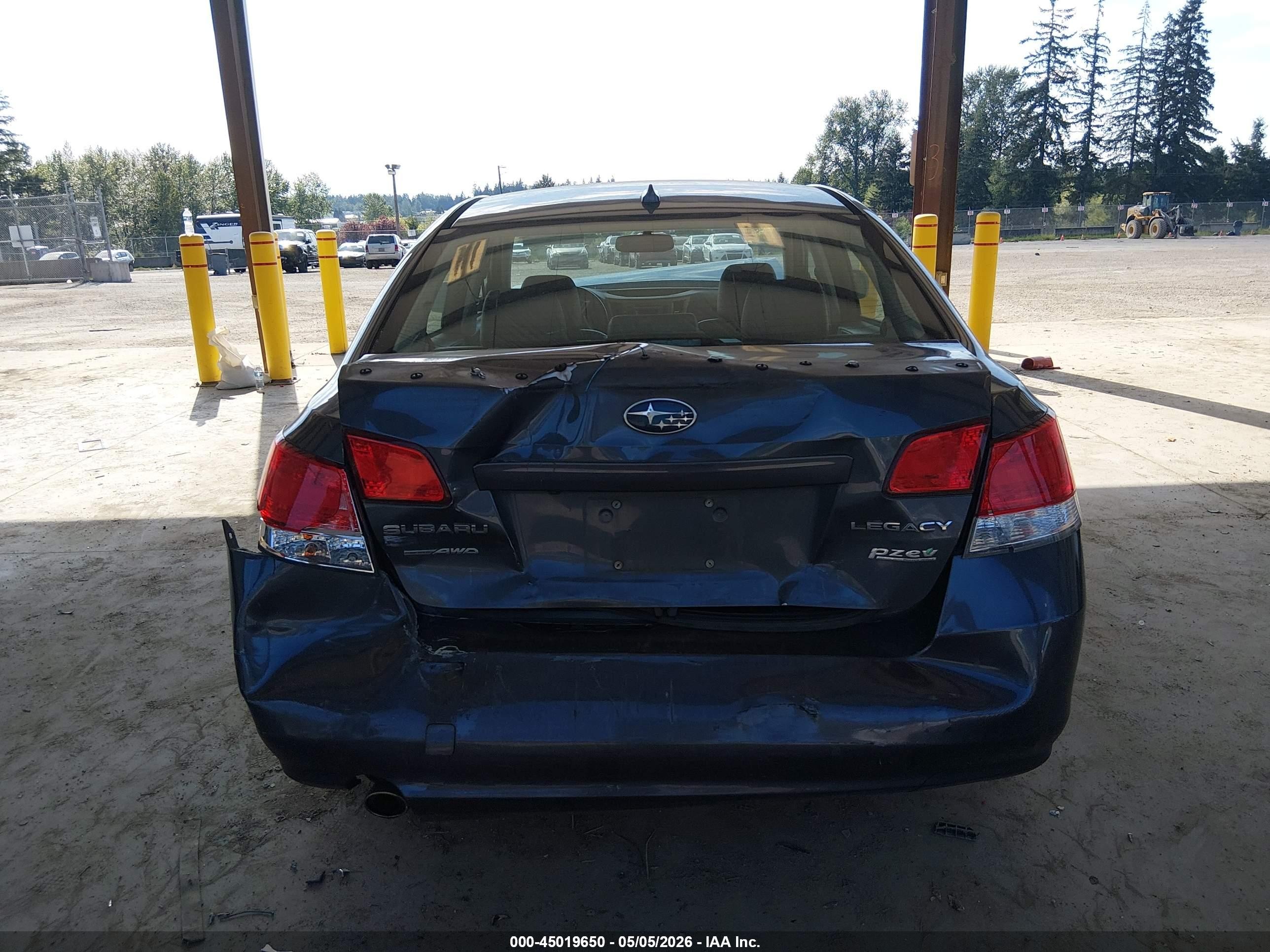 2014 Subaru Legacy 2.5i Limited Синий vin: 4S3BMBL66E3033471