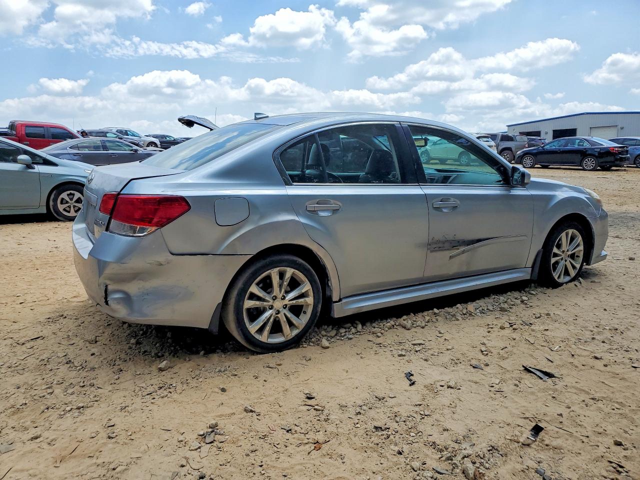2014 Subaru Legacy 2.5i Limited Silver vin: 4S3BMBL67E3033754
