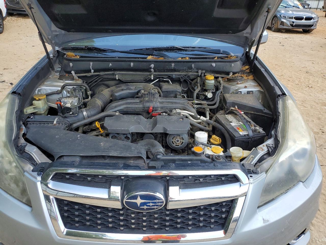 2014 Subaru Legacy 2.5i Limited Silver vin: 4S3BMBL67E3033754