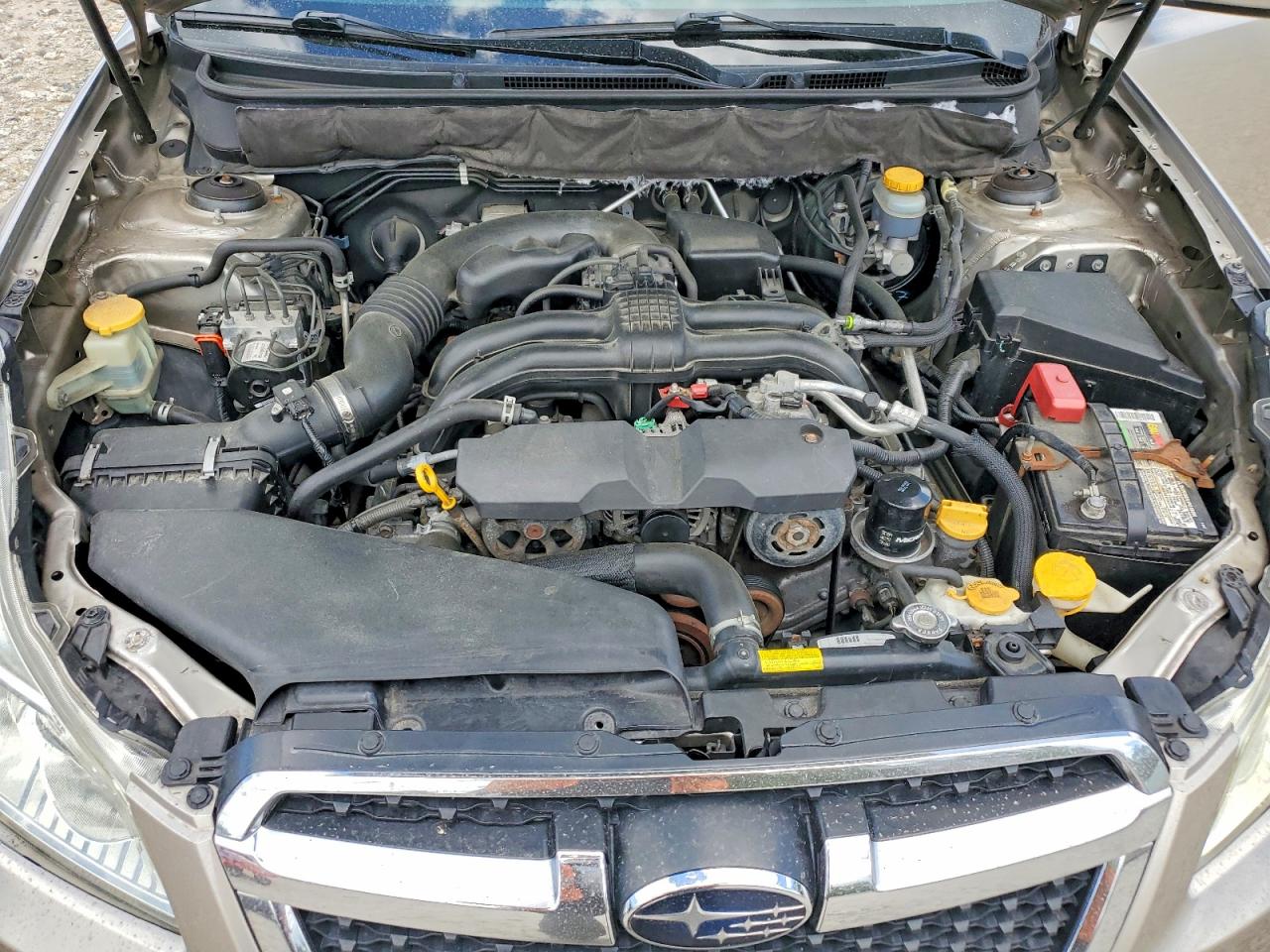 2014 Subaru Legacy 2.5i Limited Silver vin: 4S3BMBL68E3012914