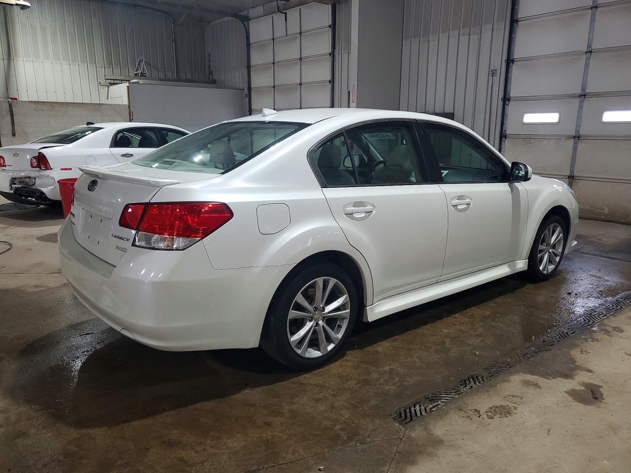 2014 Subaru Legacy 2.5i Limited White vin: 4S3BMBL68E3015845