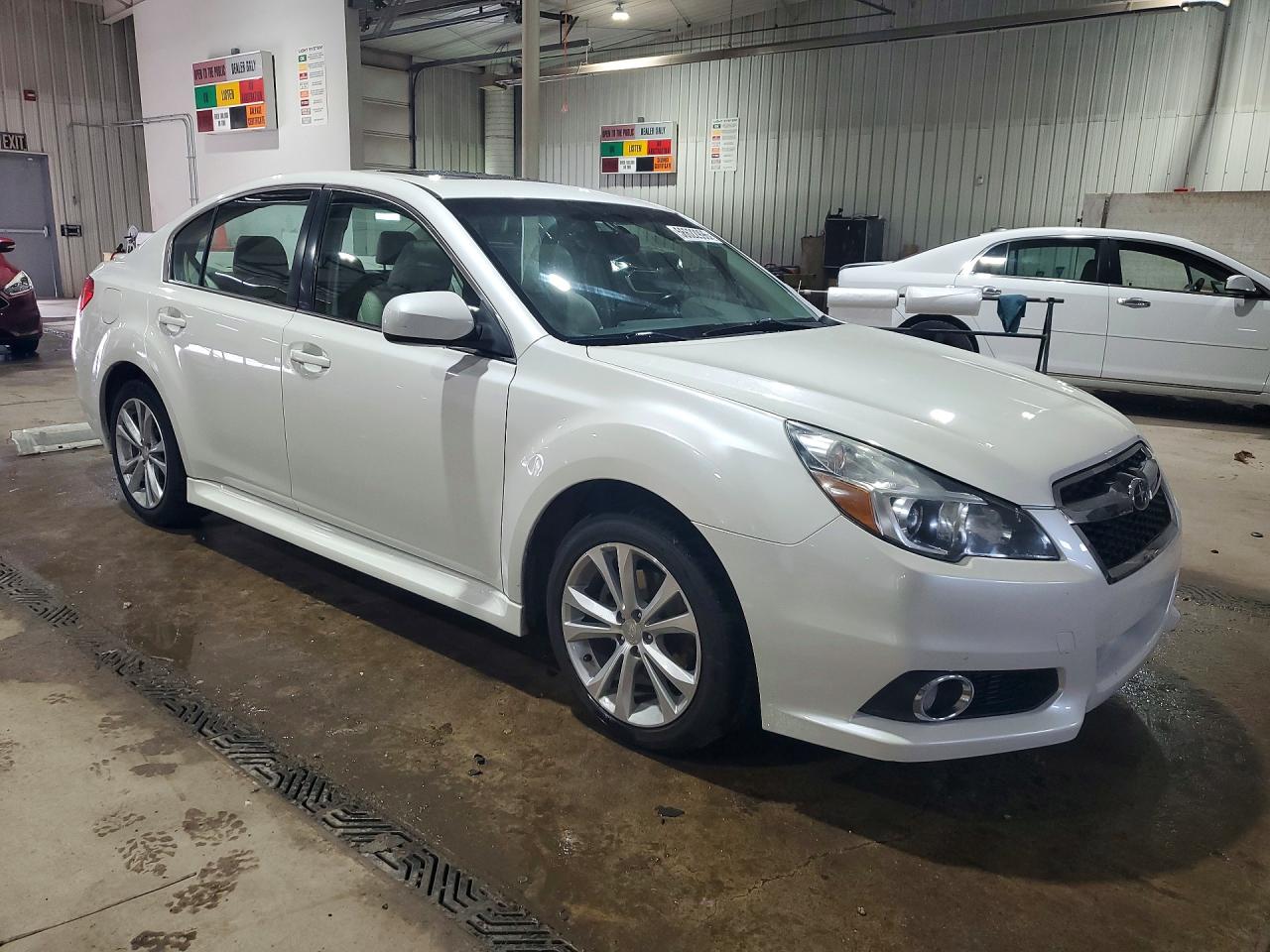 2014 Subaru Legacy 2.5i Limited White vin: 4S3BMBL68E3015845