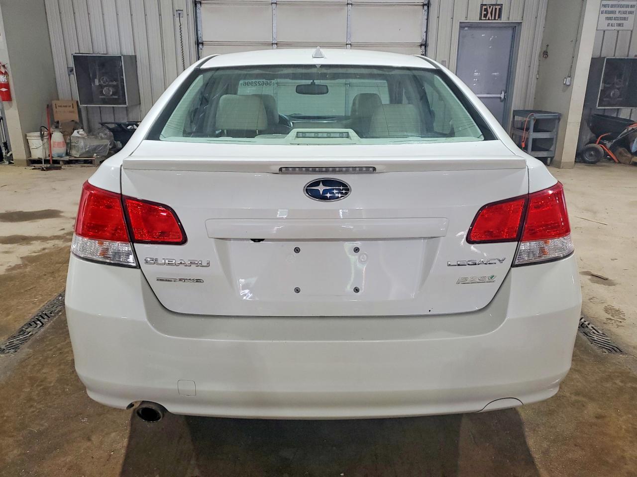 2014 Subaru Legacy 2.5i Limited White vin: 4S3BMBL68E3015845