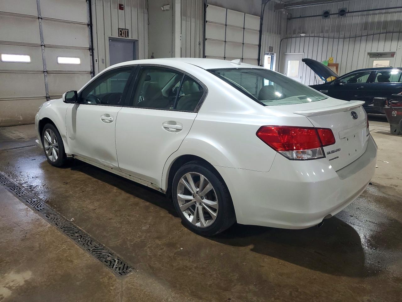 2014 Subaru Legacy 2.5i Limited White vin: 4S3BMBL68E3015845