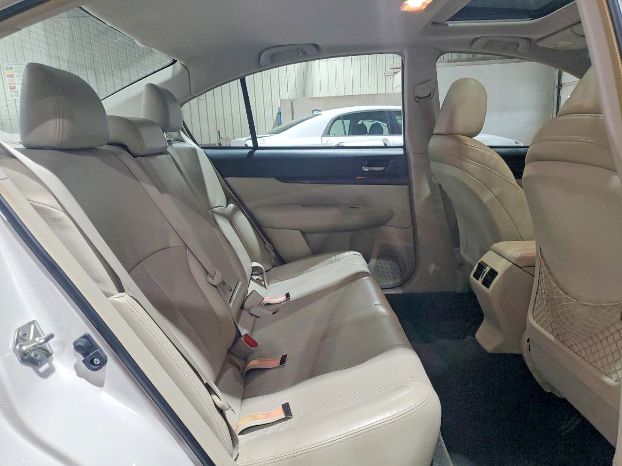 2014 Subaru Legacy 2.5i Limited White vin: 4S3BMBL68E3015845