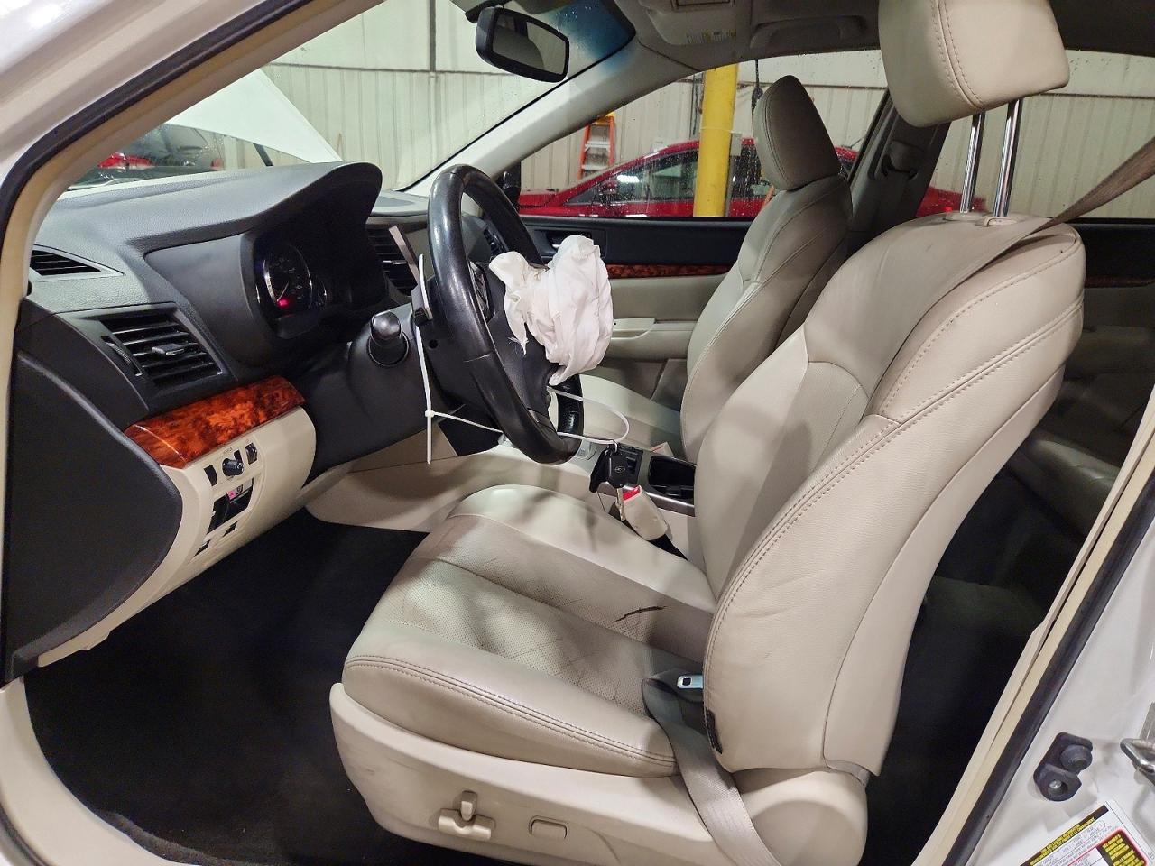 2012 Subaru Legacy 2.5i Limited White vin: 4S3BMBL69C3019710