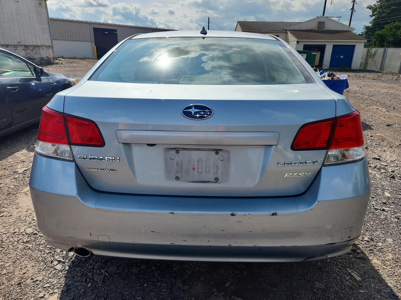 2014 Subaru Legacy 2.5i Limited Silver vin: 4S3BMBM62E3022398