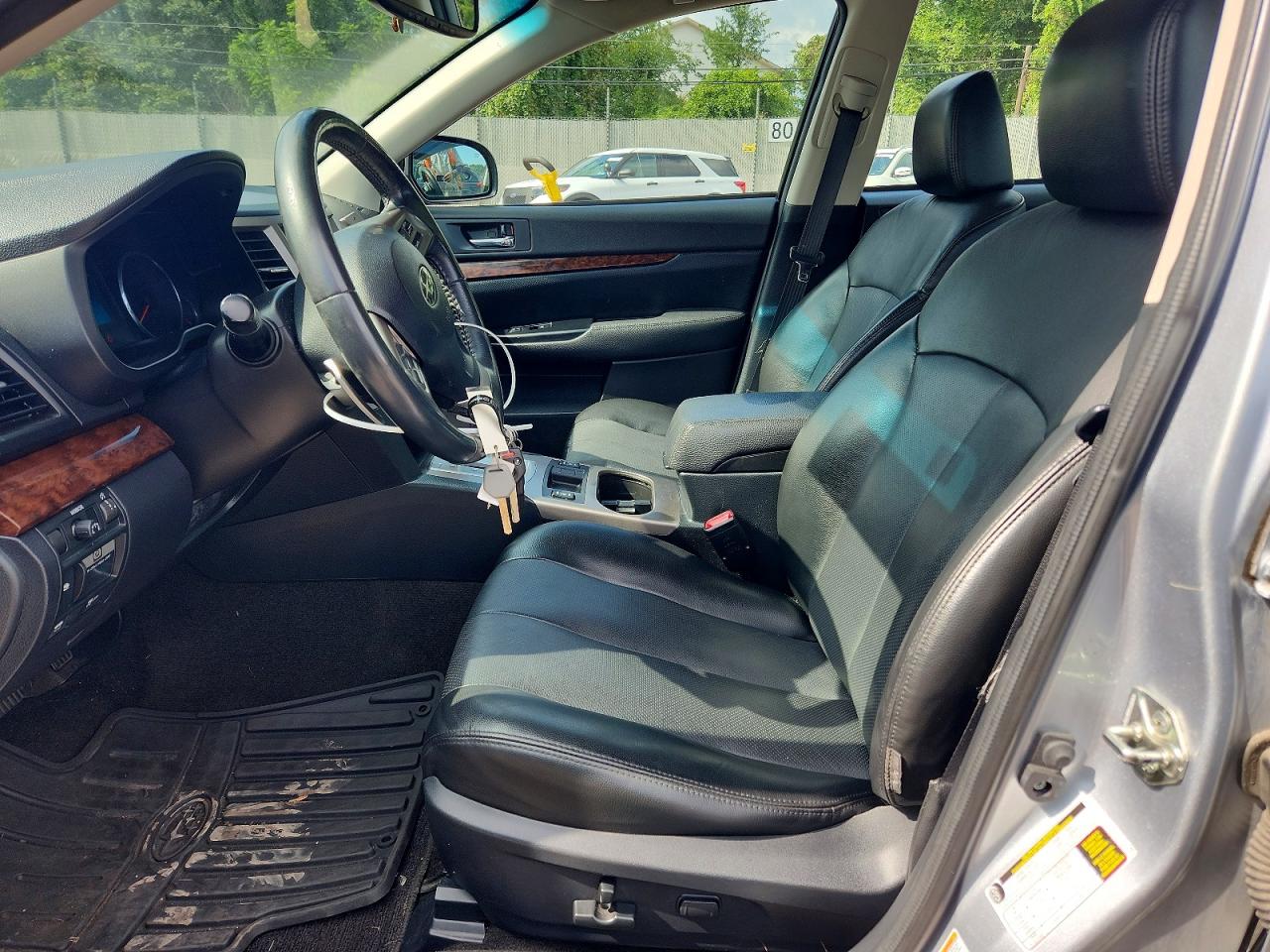 2014 Subaru Legacy 2.5i Limited Silver vin: 4S3BMBM62E3022398