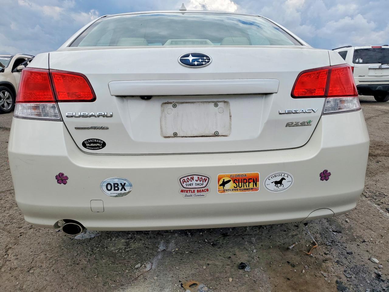2014 Subaru Legacy 2.5i Limited Белый vin: 4S3BMBN6XE3032577