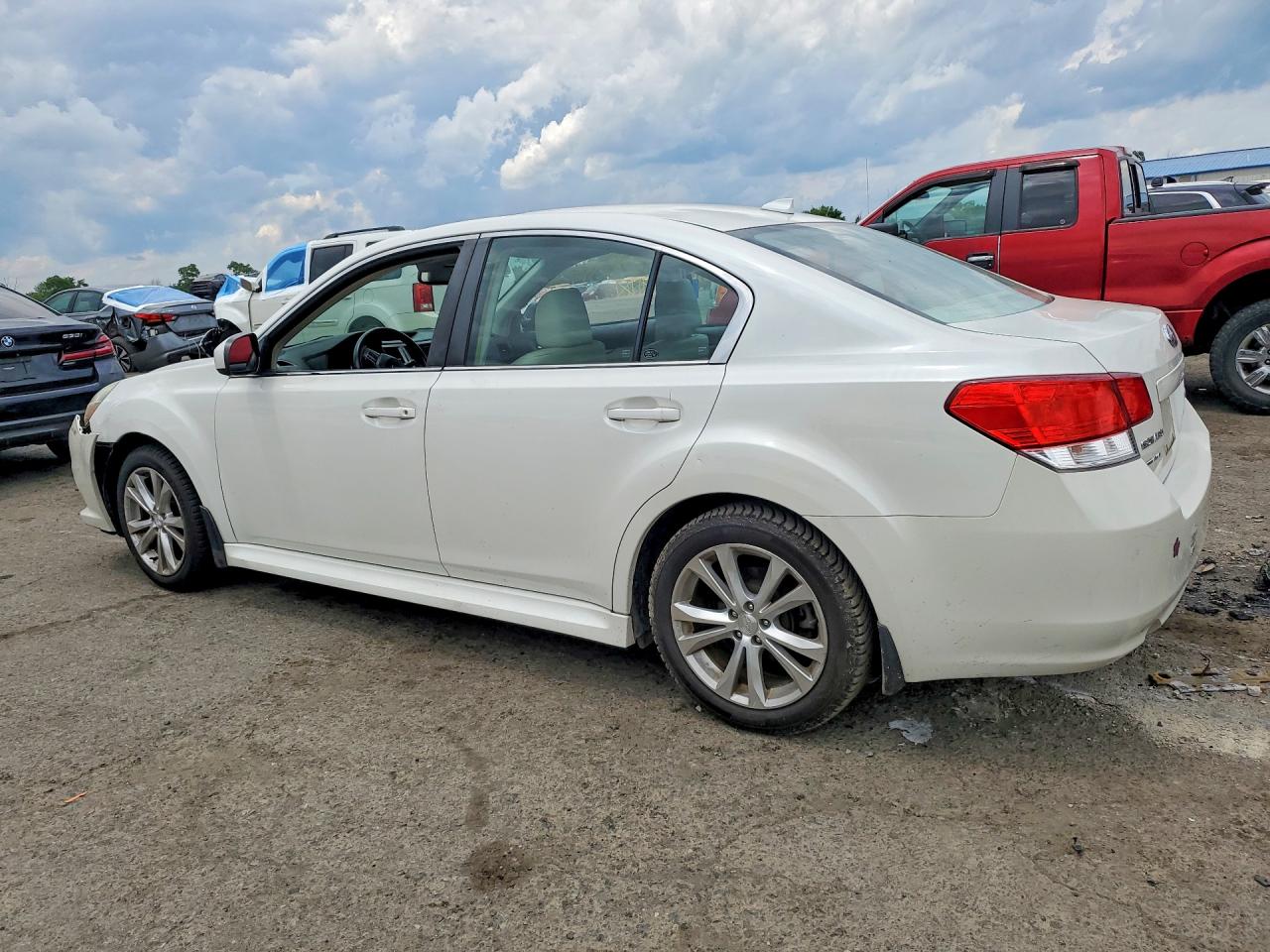 2014 Subaru Legacy 2.5i Limited Белый vin: 4S3BMBN6XE3032577