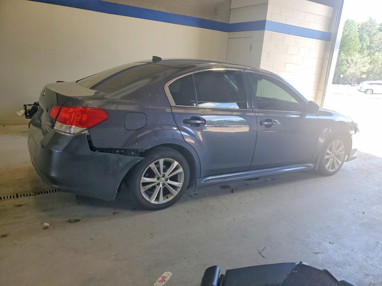 2013 Subaru Legacy 2.5i Limited Gray vin: 4S3BMBP64D3026656