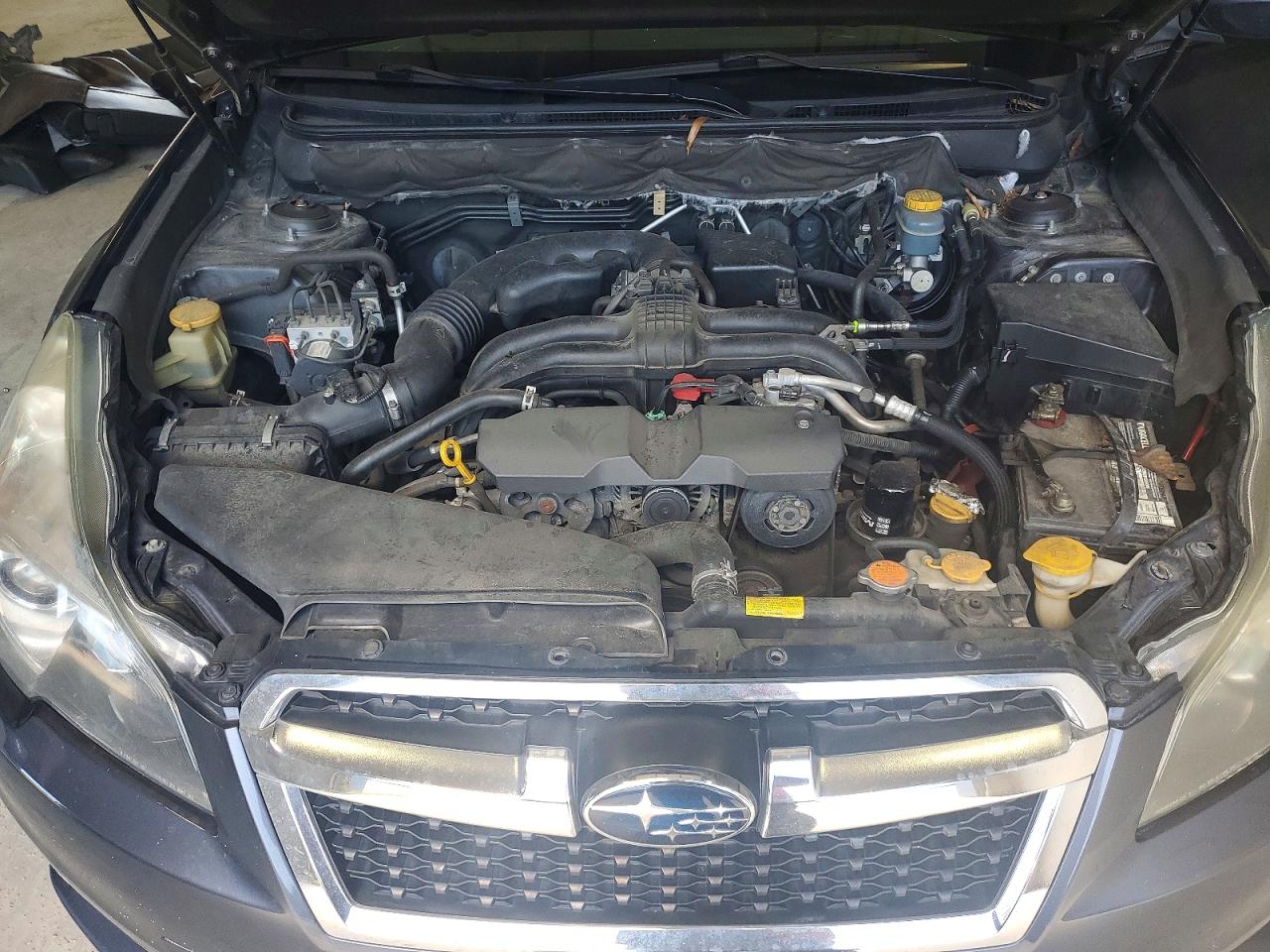 2013 Subaru Legacy 2.5i Limited Gray vin: 4S3BMBP64D3026656