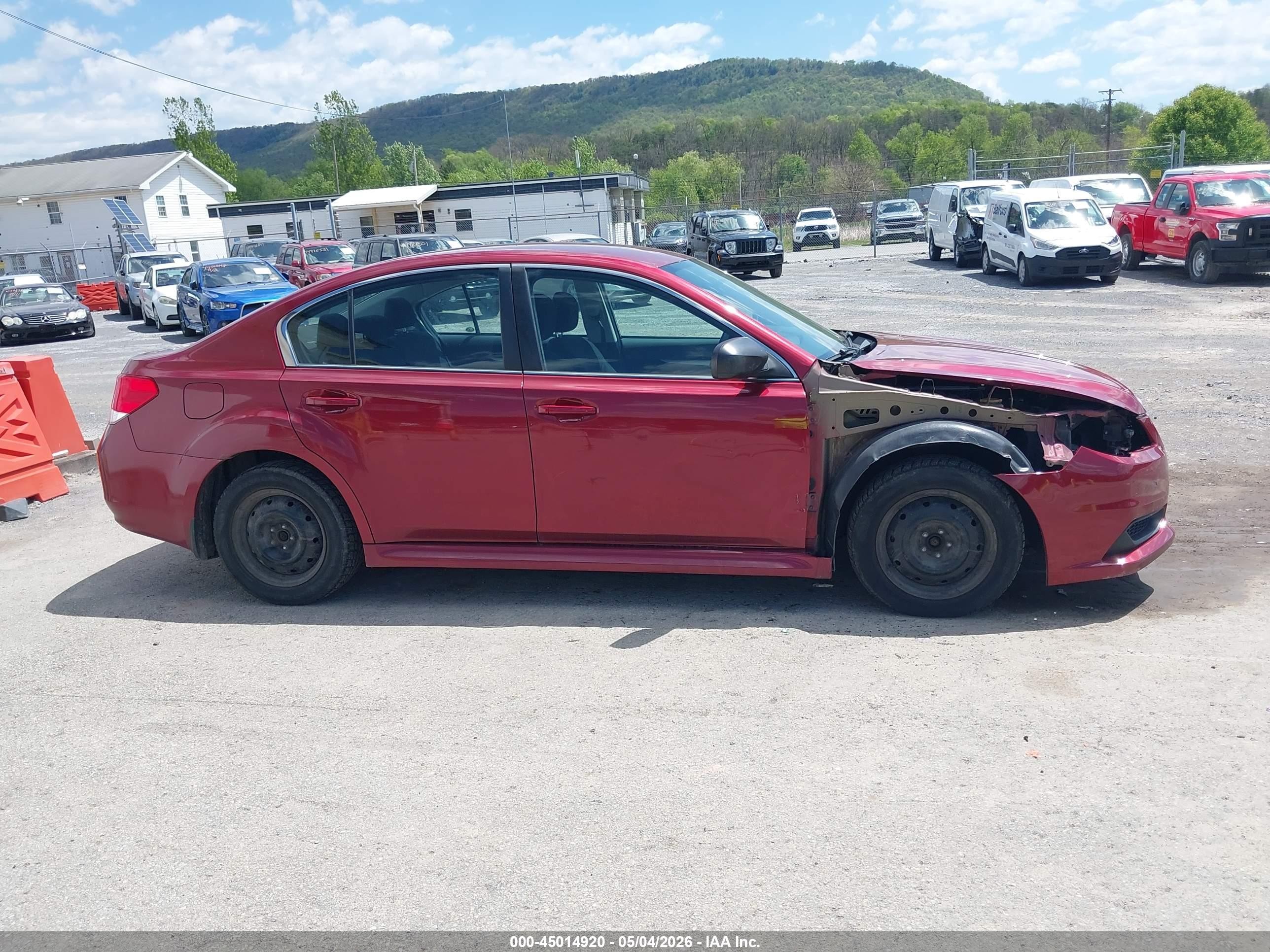 2013 Subaru Legacy 2.5i Red vin: 4S3BMCA63D3036044