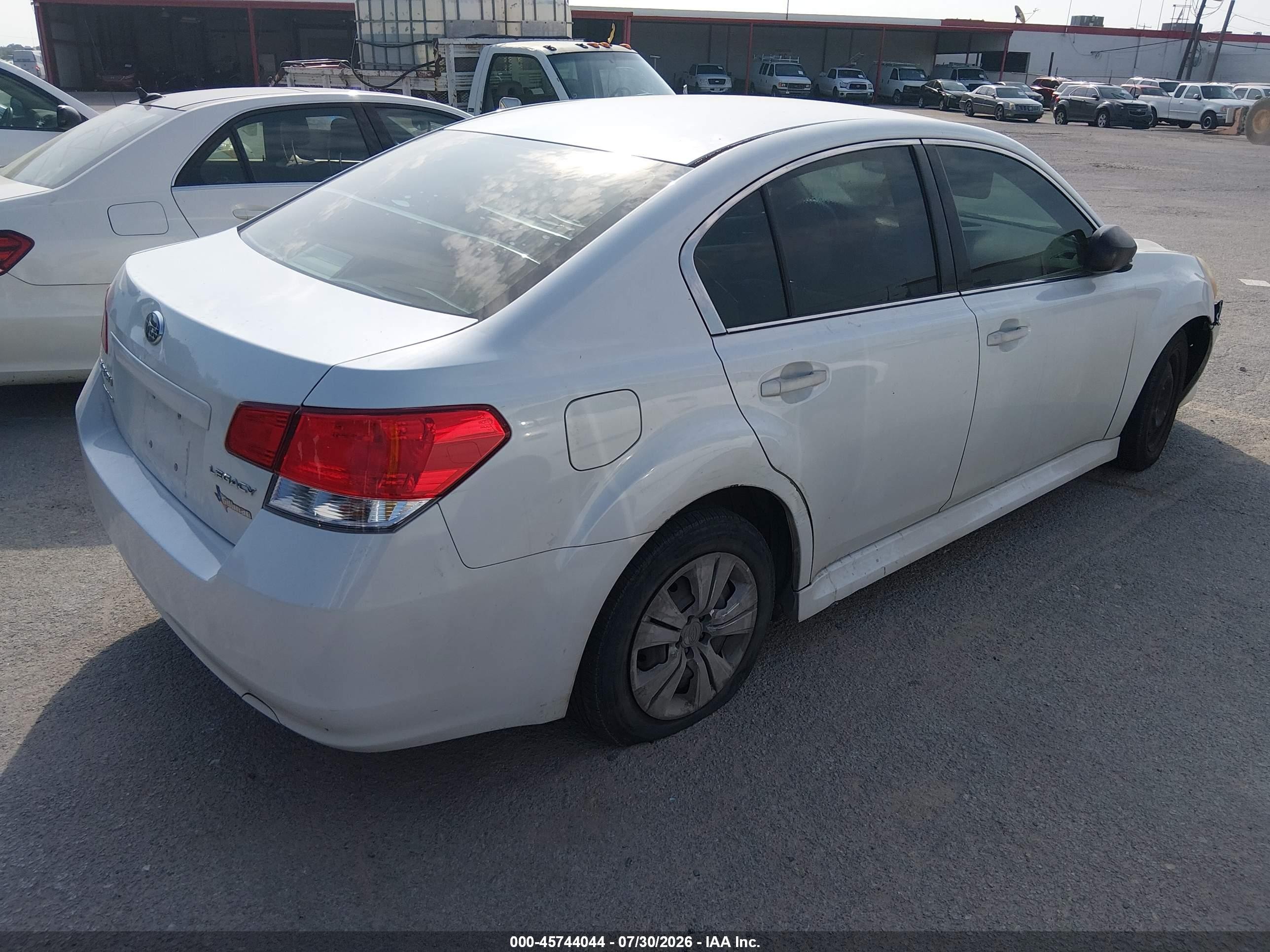 2011 Subaru Legacy 2.5i White vin: 4S3BMCA66B3263015