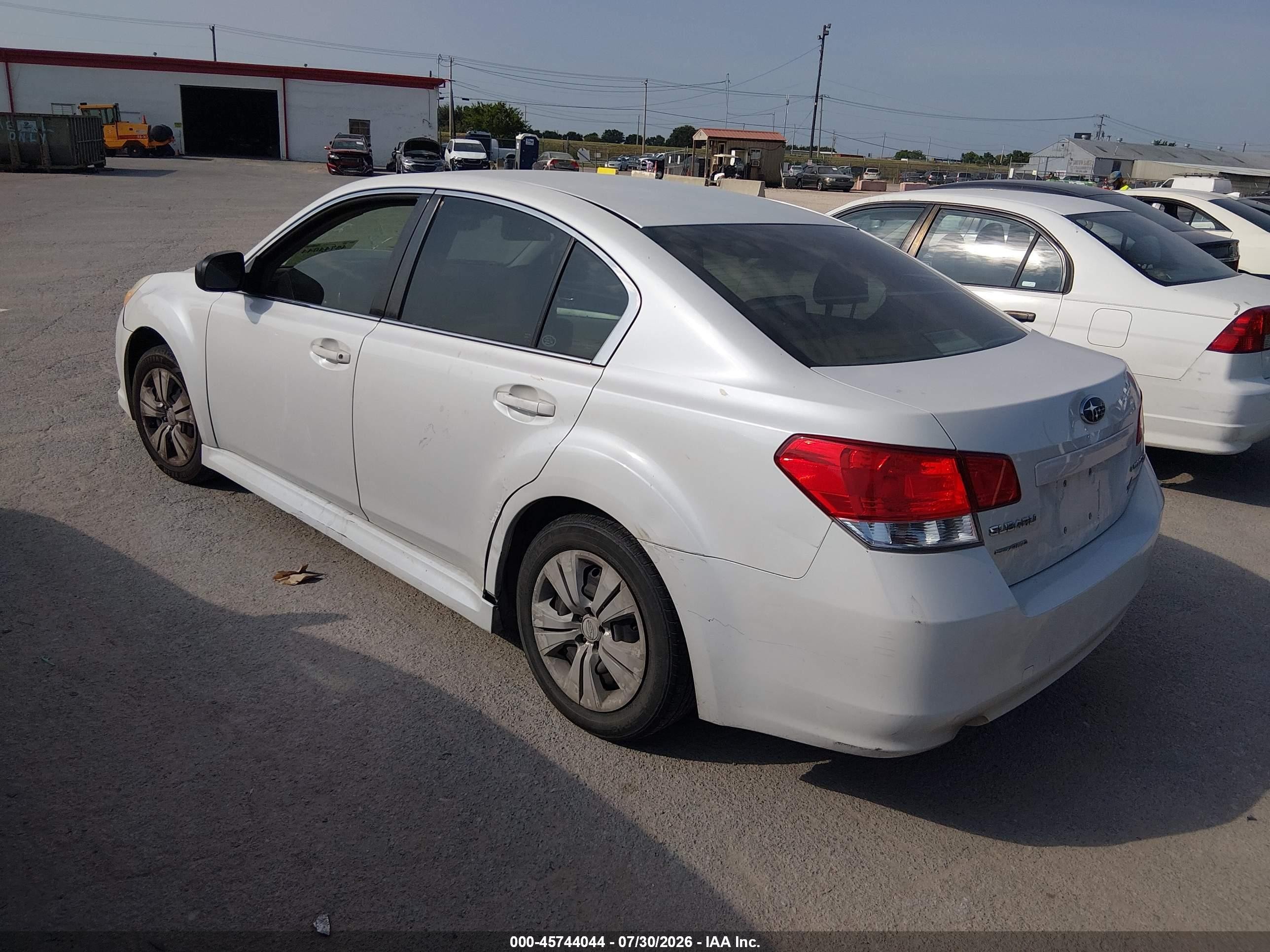 2011 Subaru Legacy 2.5i White vin: 4S3BMCA66B3263015