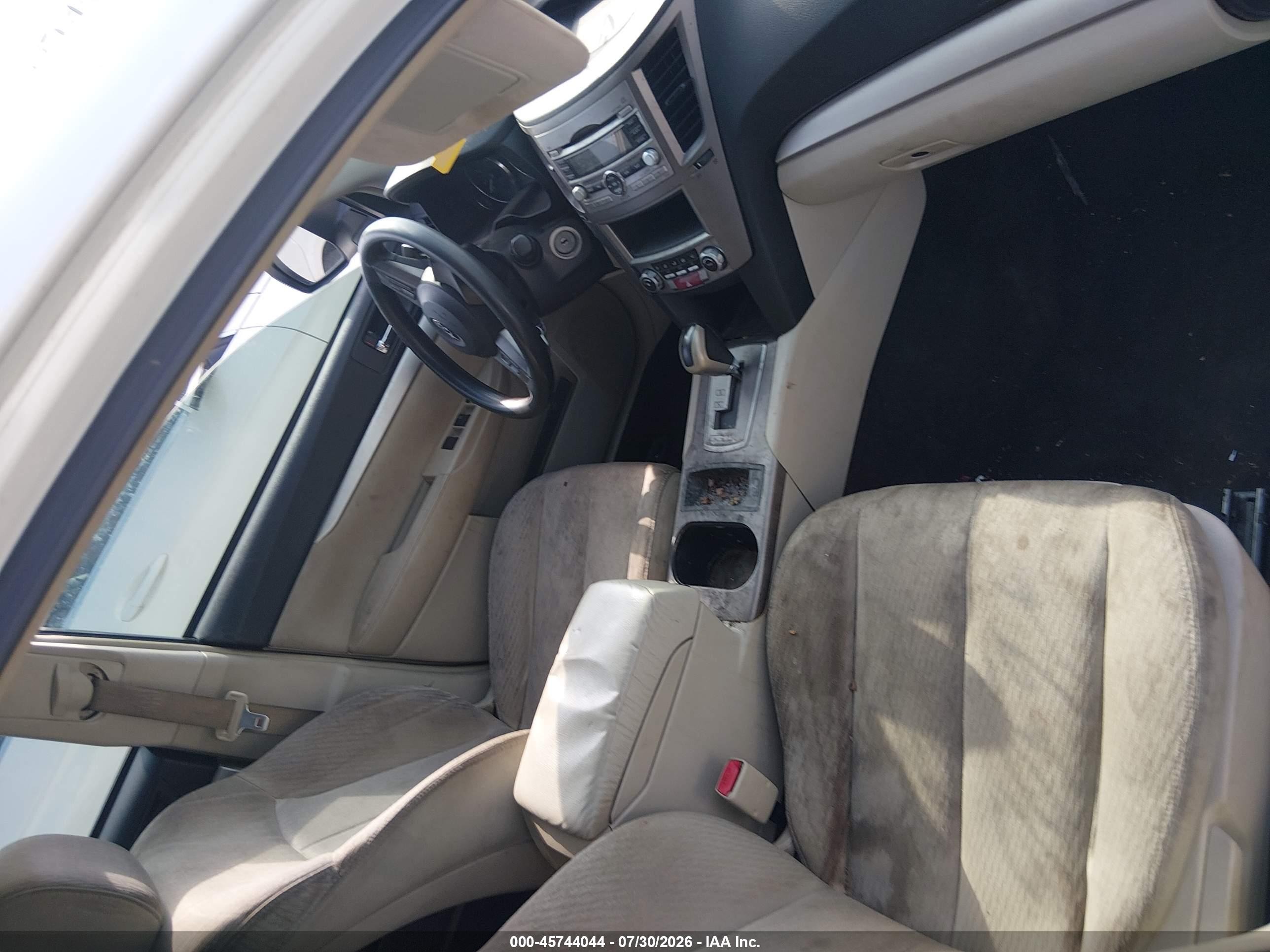 2011 Subaru Legacy 2.5i White vin: 4S3BMCA66B3263015