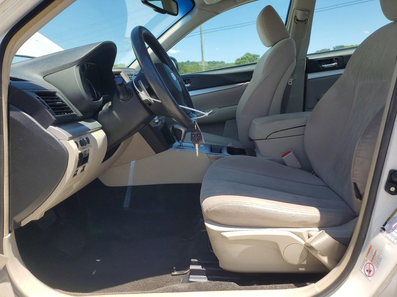 2013 Subaru Legacy 2.5i White vin: 4S3BMCA66D3005922