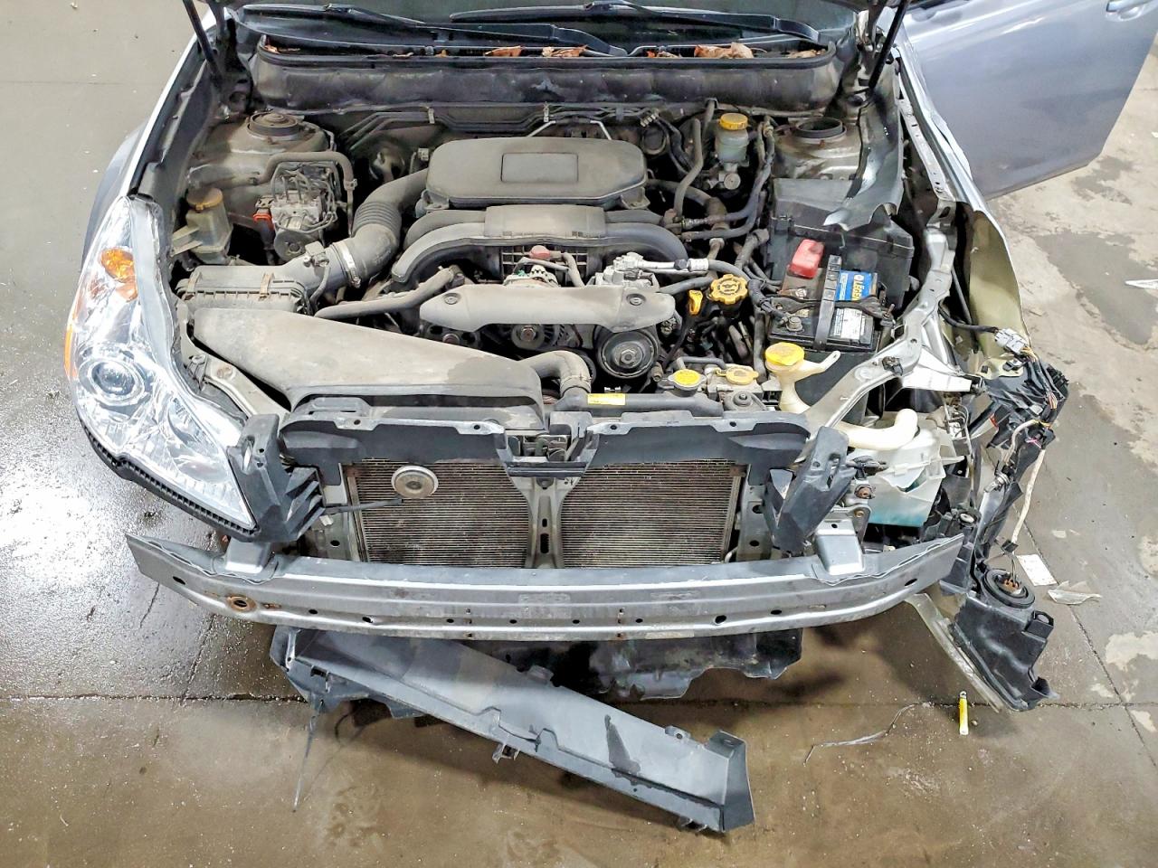2011 Subaru Legacy 2.5i Silver vin: 4S3BMCA6XB3213458