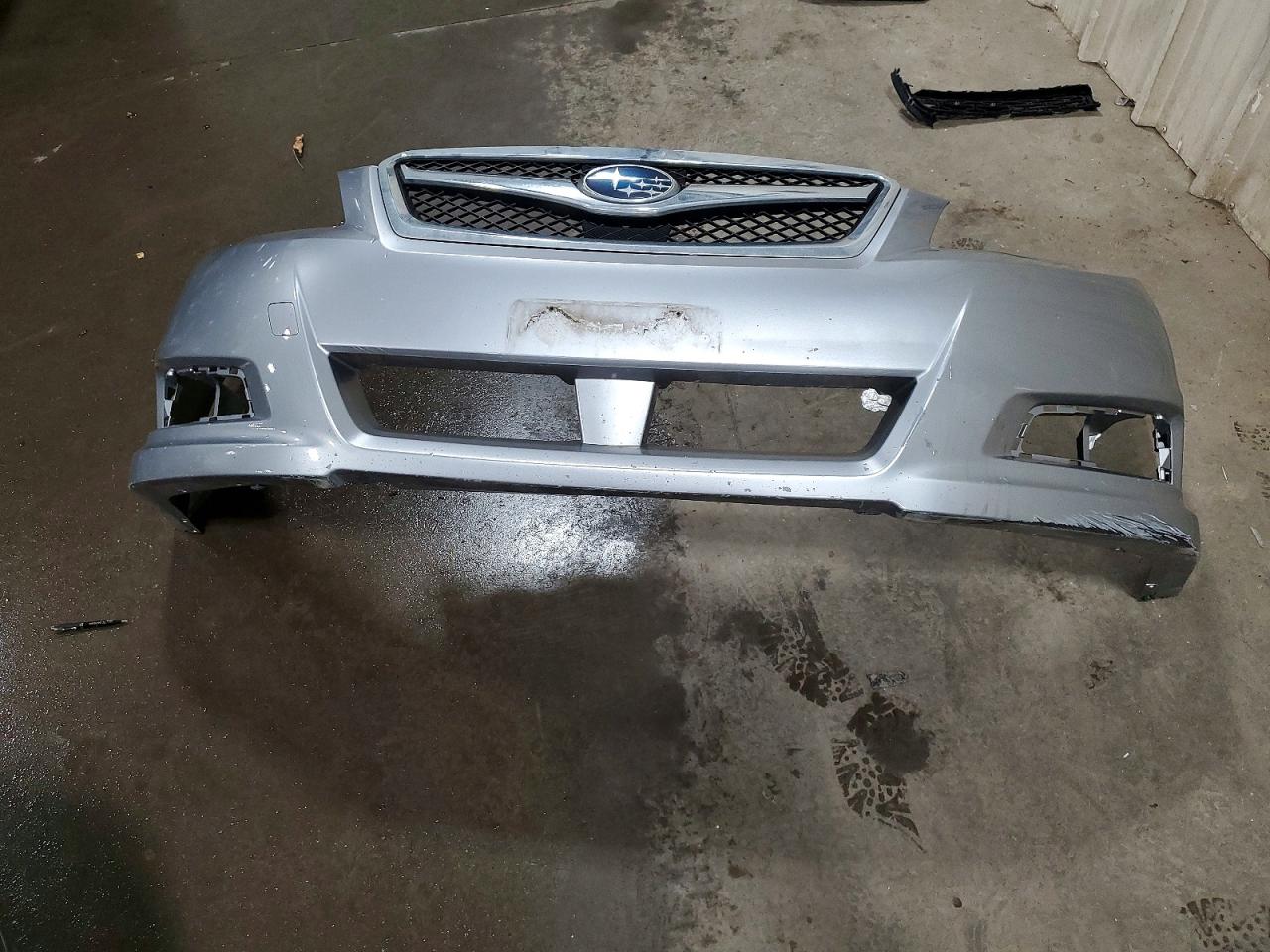2011 Subaru Legacy 2.5i Silver vin: 4S3BMCA6XB3213458