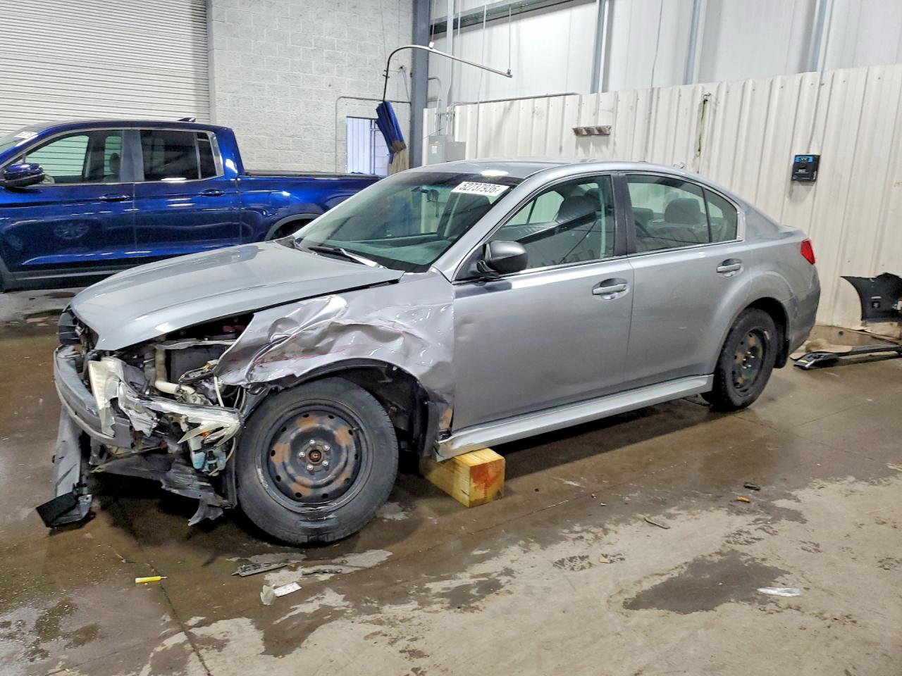 2011 Subaru Legacy 2.5i Silver vin: 4S3BMCA6XB3213458