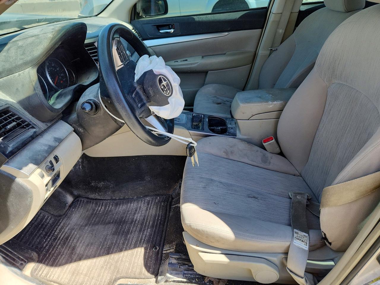2014 Subaru Legacy 2.5i Cream vin: 4S3BMCA6XE3022479