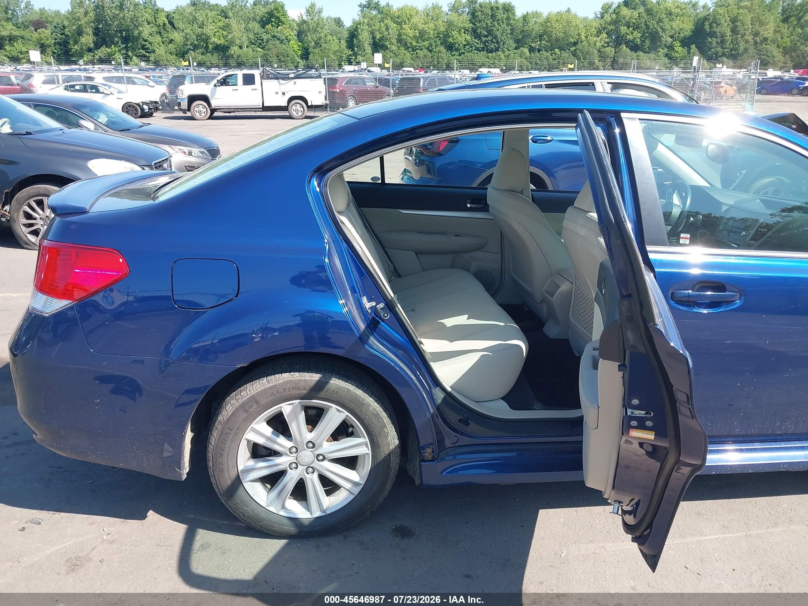 2011 Subaru Legacy 2.5i Premium Синий vin: 4S3BMCB63B3229595