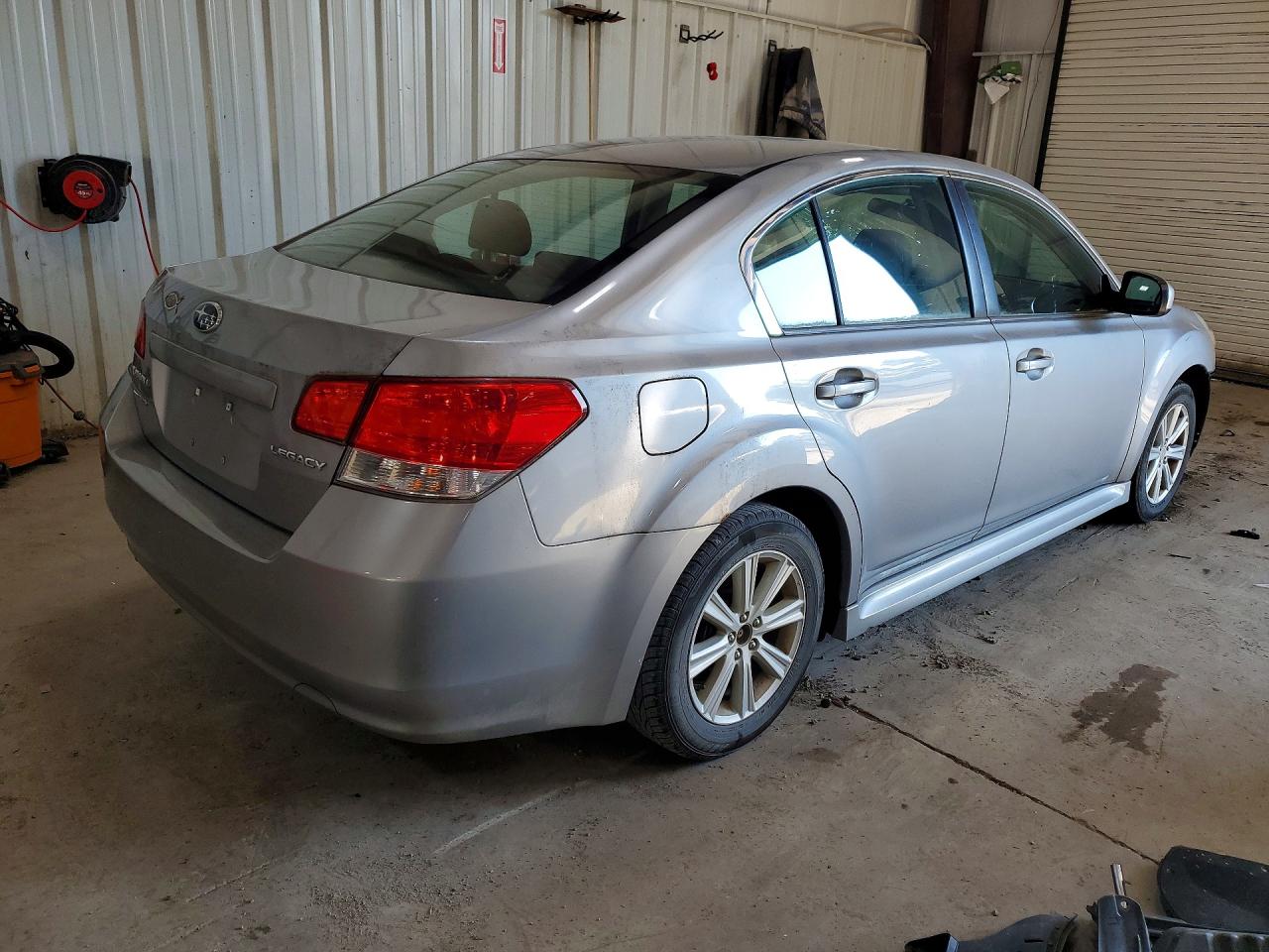 2010 Subaru Legacy 2.5i Premium Silver vin: 4S3BMCB65A3221111
