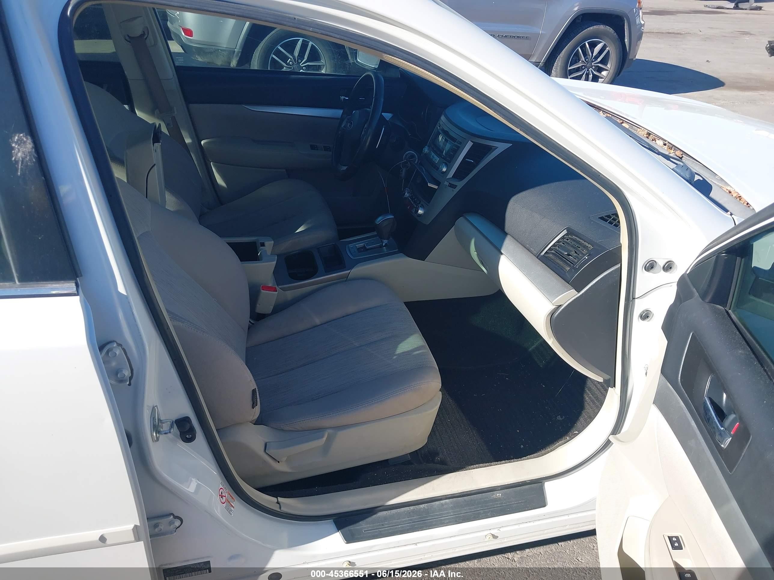 2013 Subaru Legacy 2.5i Premium White vin: 4S3BMCB67D3029791