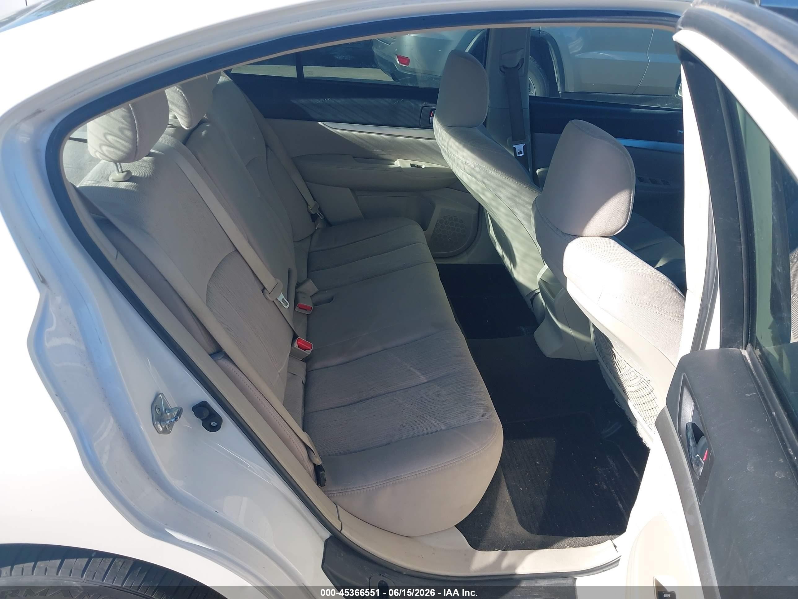2013 Subaru Legacy 2.5i Premium White vin: 4S3BMCB67D3029791